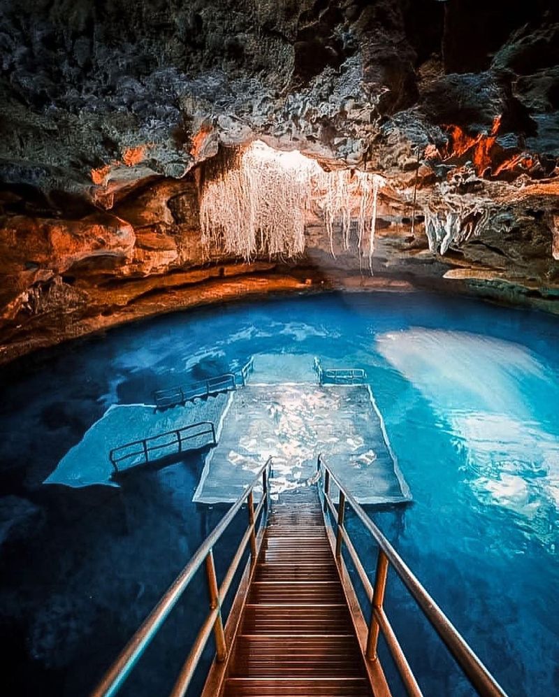 Florida: Devil’s Den Prehistoric Spring