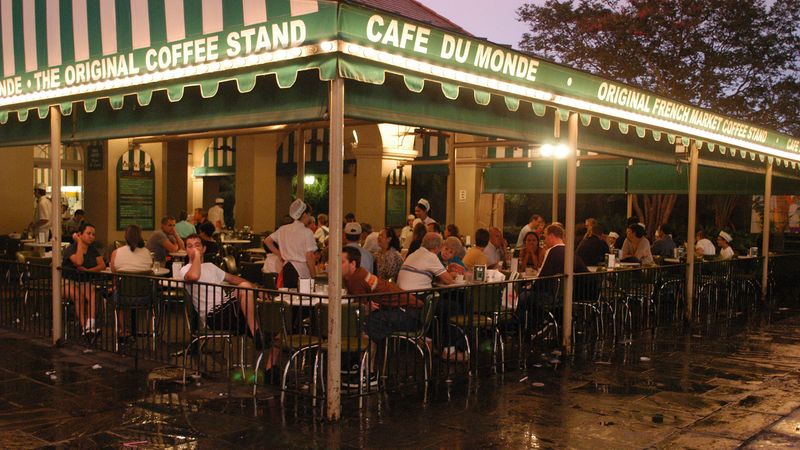 Café Du Monde - New Orleans' Beignet Tradition