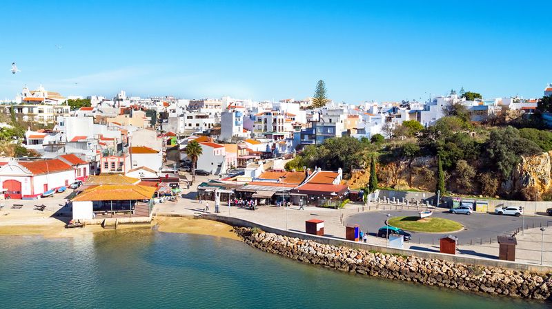 Thriving International Communities Provide Instant Connections