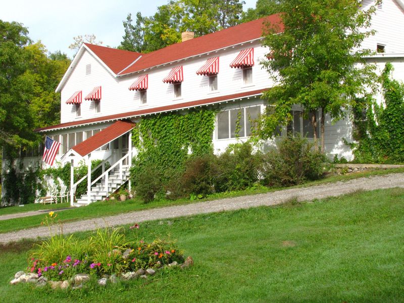 Discover French-Canadian Voyageur History
