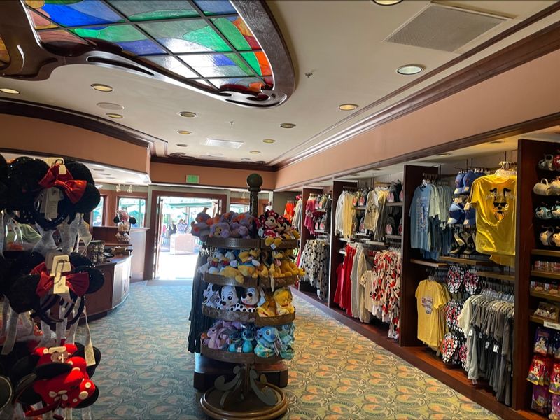Shopping for Souvenirs