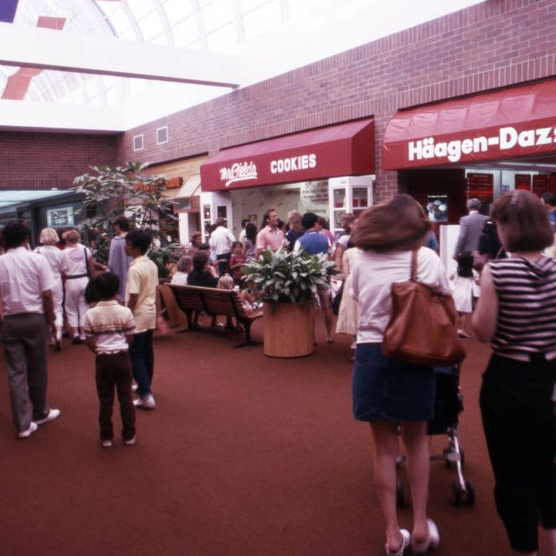 Glendale Galleria (Sherman Oaks area, CA)