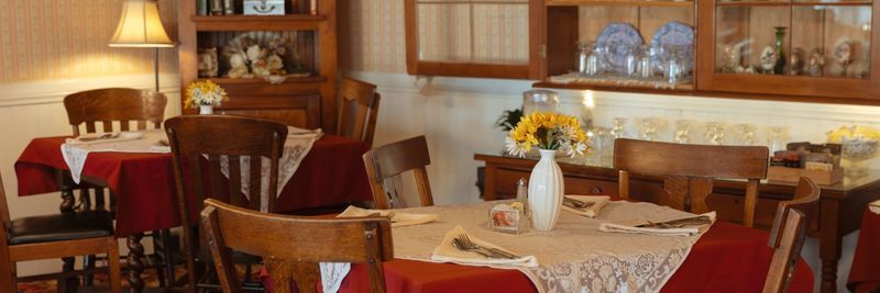 Cozy Mountain Dining