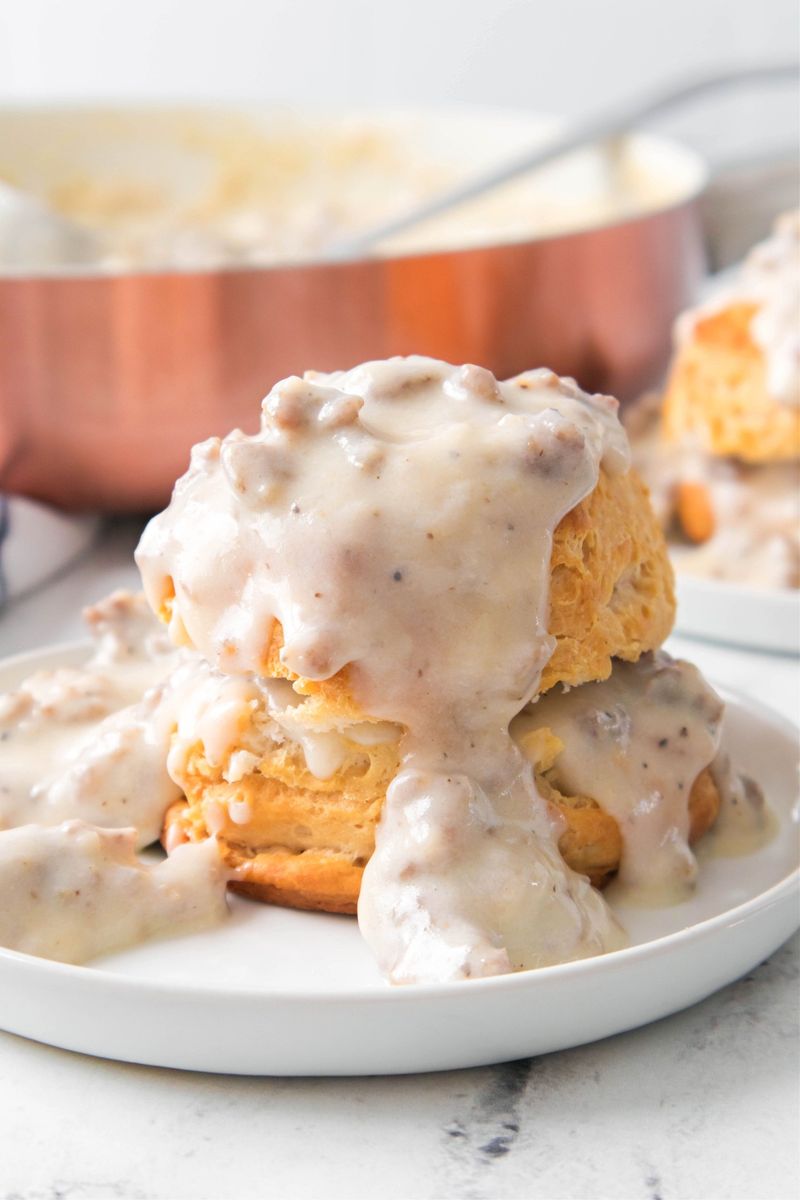 Alabama – Biscuits & Sausage Gravy