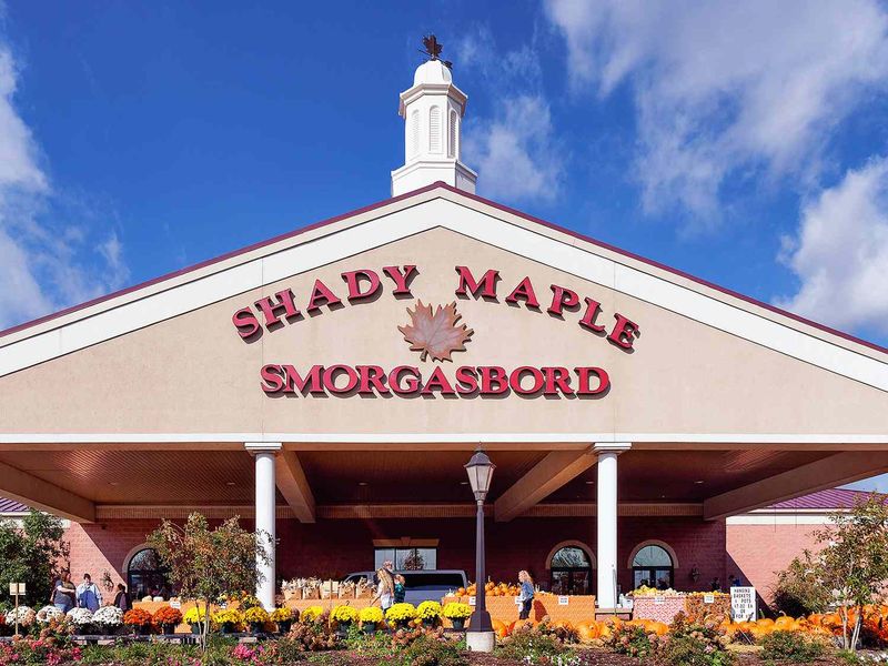 Shady Maple Smorgasbord in Lancaster