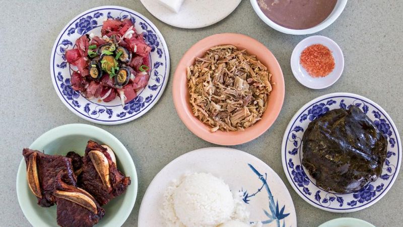 Hawaii: Helena’s Hawaiian Food (Honolulu)