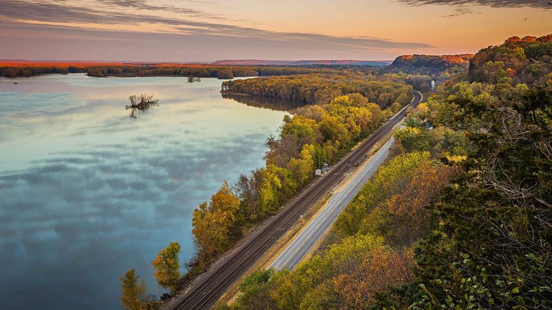Great River Road: Mississippi's Meandering Masterpiece