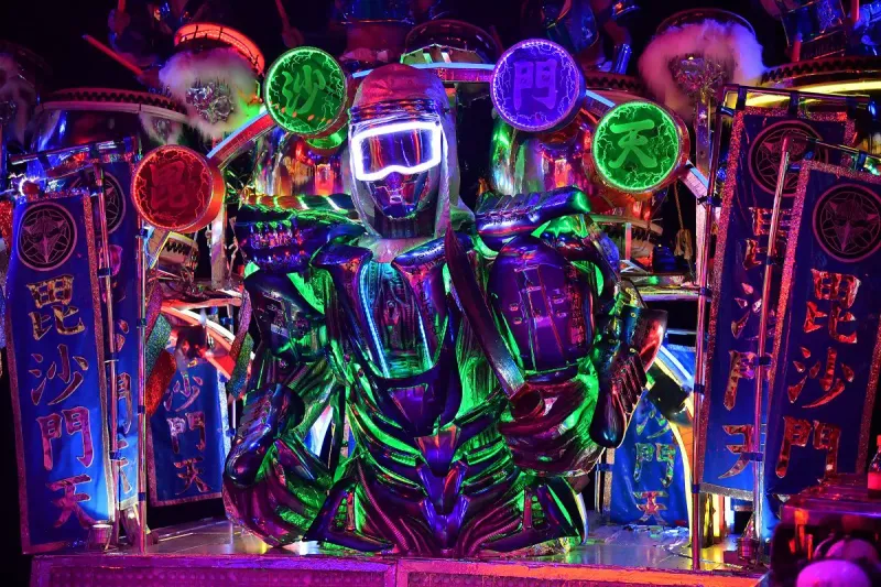 Shinjuku Robot Restaurant Ramen - Gimmick Gone Wrong