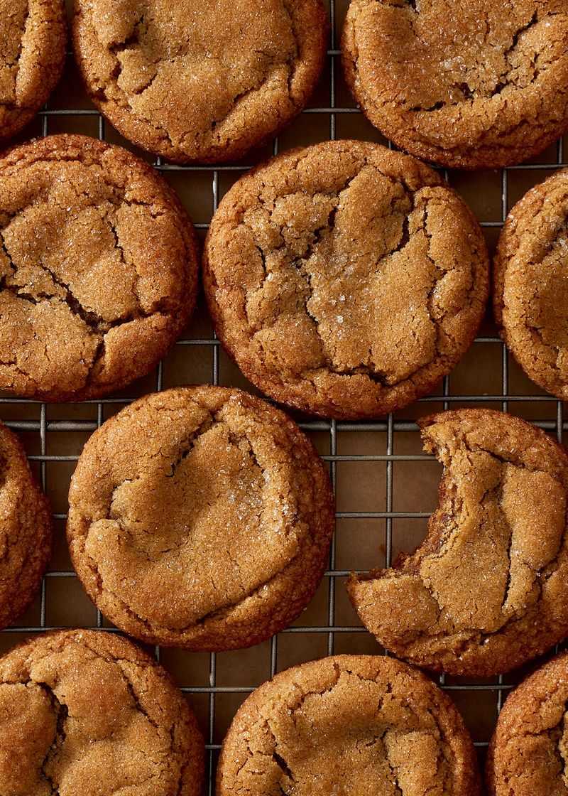 Molasses Cookies: Chewy Classics