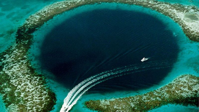The Great Blue Hole – Belize