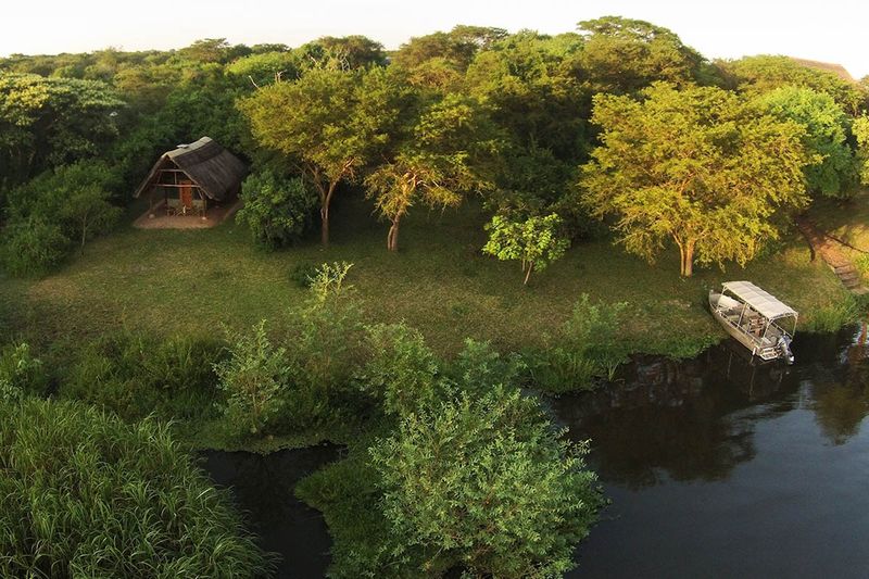 Riverbank Eco-Lodge