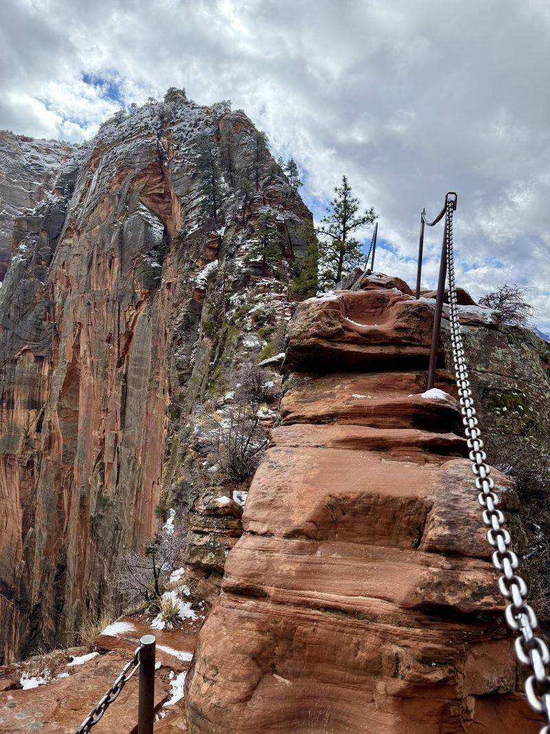 Angel's Landing – Zion National Park's Sky-High Gamble