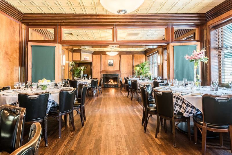 Illinois: Gibson’s Bar & Steakhouse (Chicago)