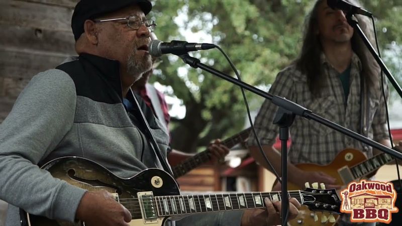 Oakwood BBQ & Beer Garden – North Austin's Blues Haven