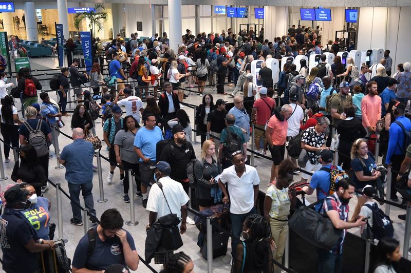 Fort Lauderdale–Hollywood International Airport (FLL) – Fort Lauderdale, FL