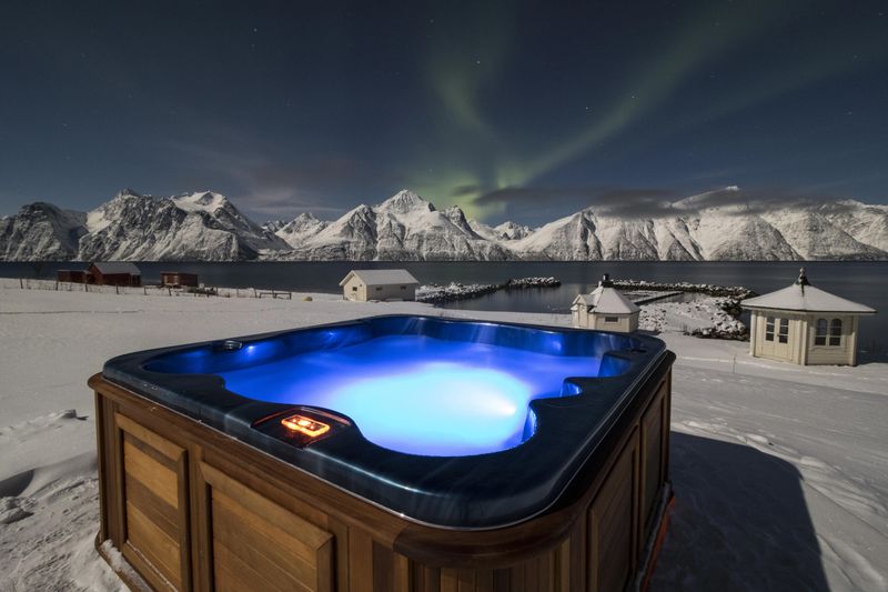 Lyngen Alps Aurora Spa, Norway