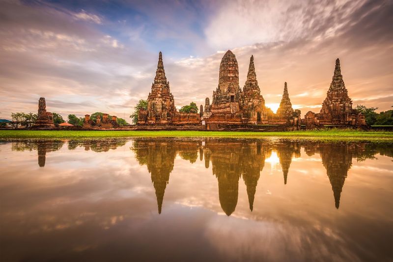 Visit Tourist Spots Early (Beat the Crowds & Heat)