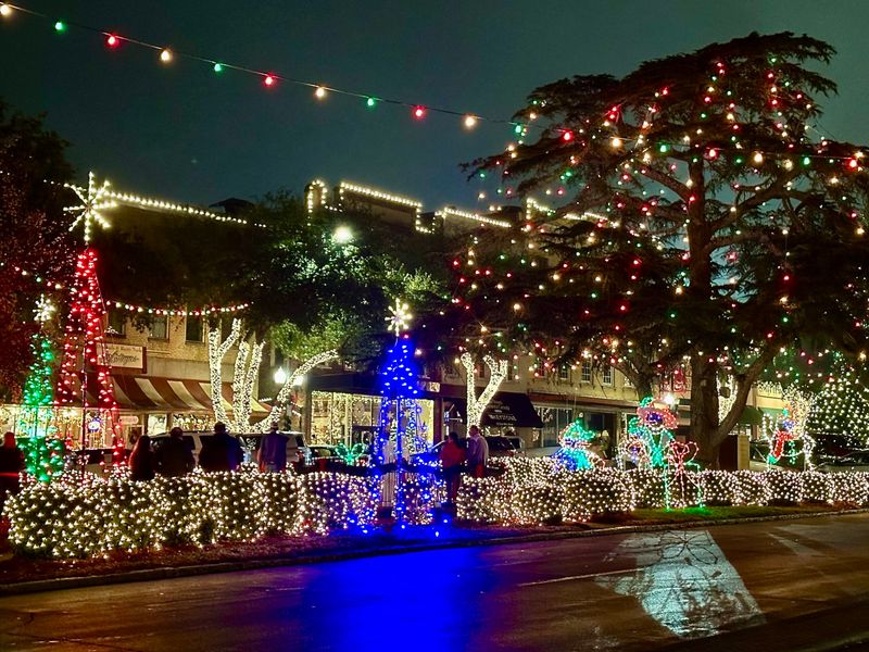 Asheville, North Carolina – A Mountain Retreat with Festive Flair