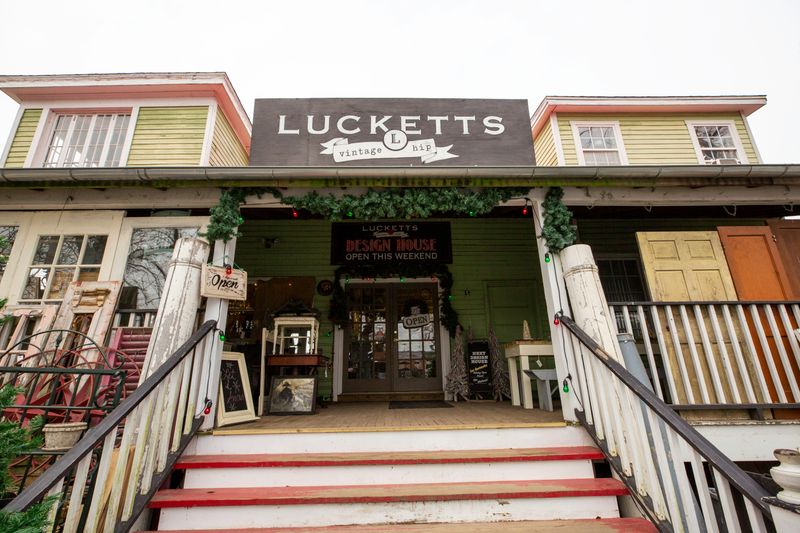 Lucketts, VA