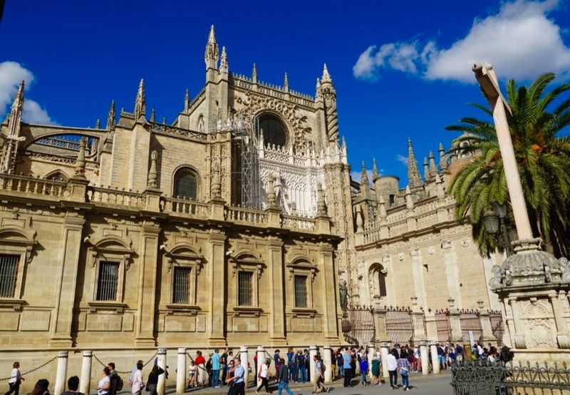Seville - Overwhelmed by Visitors