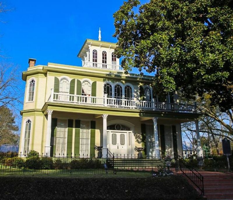 Jefferson's Southern Gothic Charm