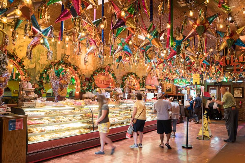 Mi Tierra Café y Panadería – Texas
