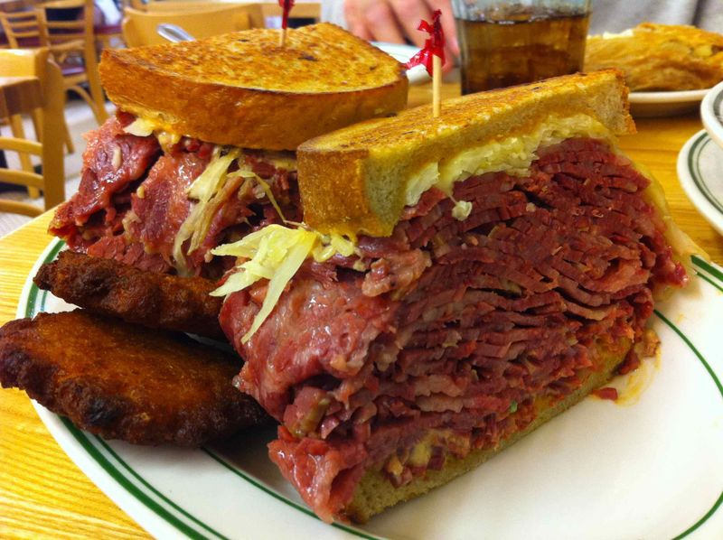 Famous 4th Street Delicatessen: Queen Village Classic