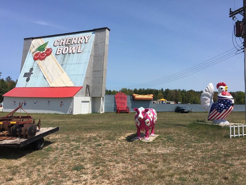 Cherry Bowl Drive-In & Diner – Honor