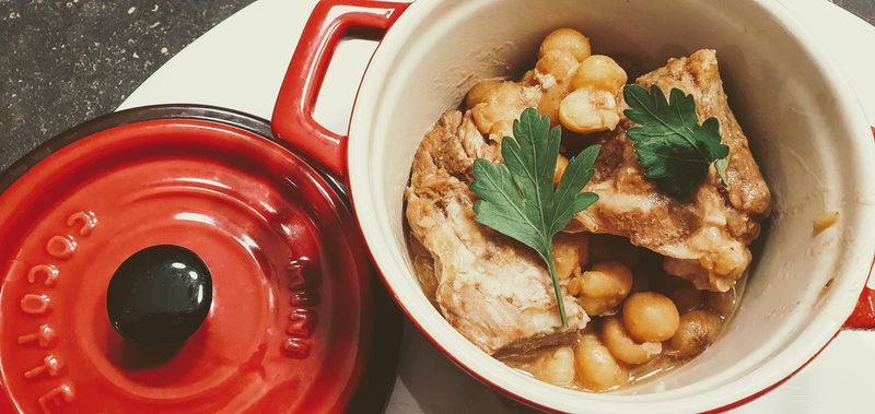 Voanjobory sy Henakisoa - Bean and Pork Paradise