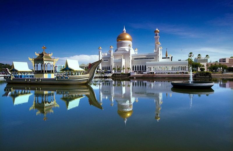 Brunei - Peaceful Monarchy with Cultural Treasures