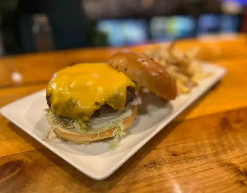 New Hampshire – Classic Cheeseburger