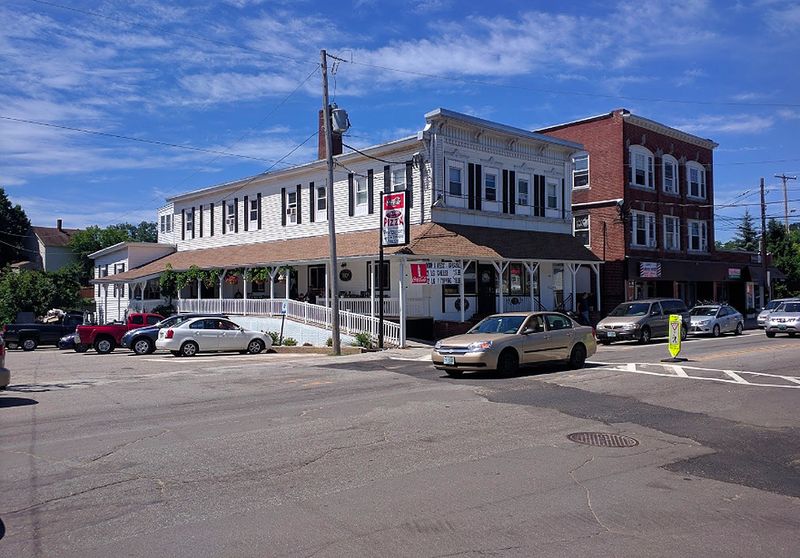 New Hampshire — Tilton House of Pizza (Tilton)