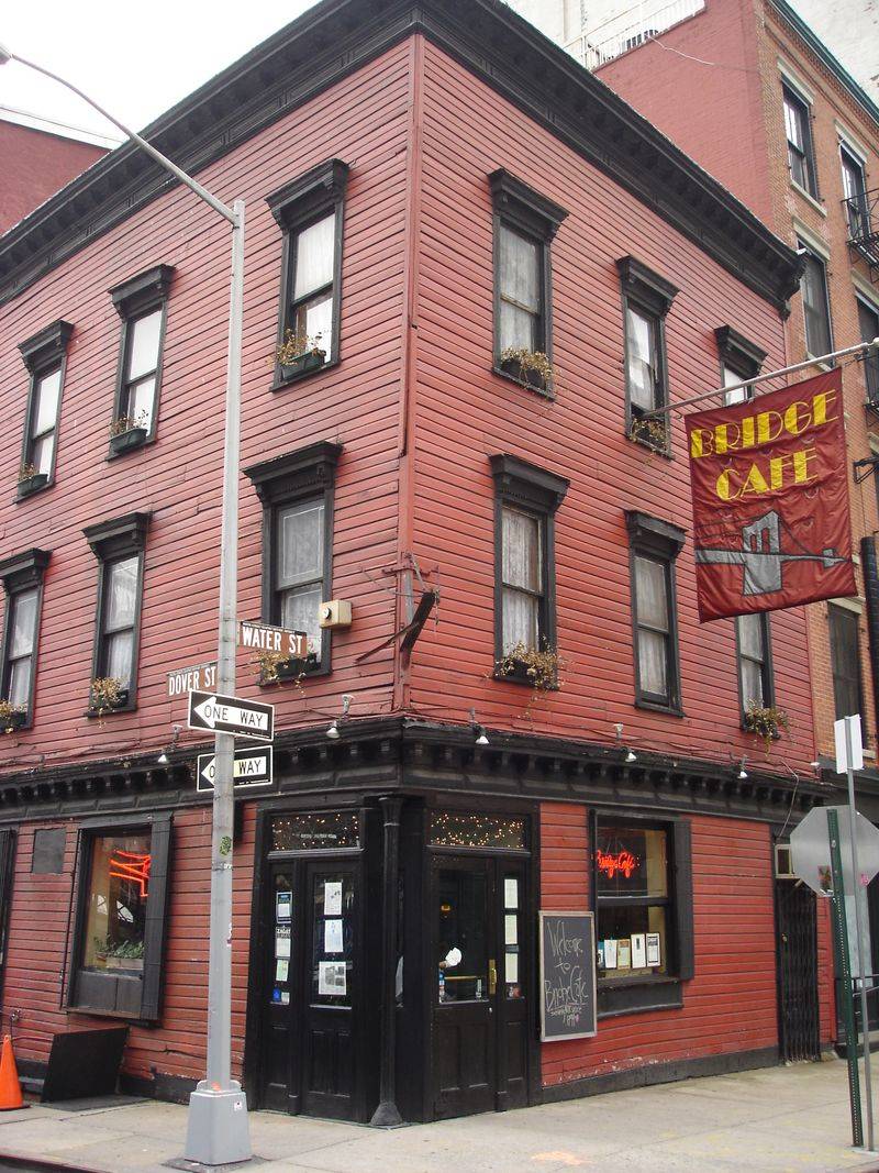 Bridge Café (1794): Waterfront History