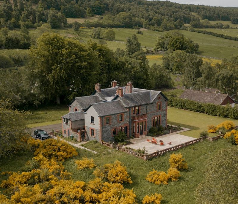 Highland Mist Manor