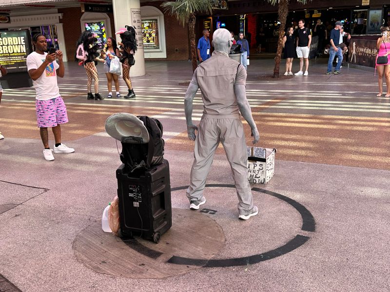 Street Performers on the Strip