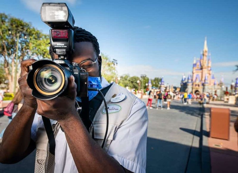 Use Disney's PhotoPass