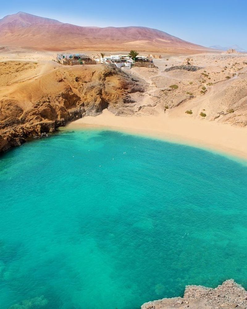 Playa de Montaña Roja