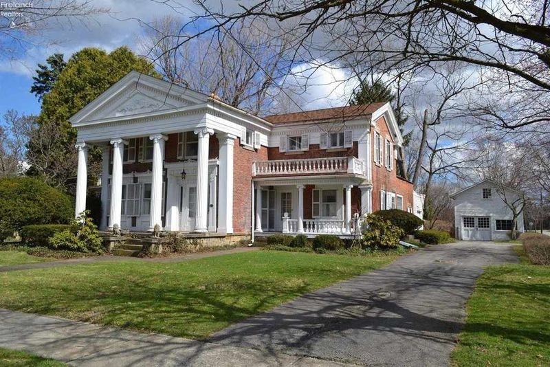 Gorgeous 19th-Century Homes Line the Streets