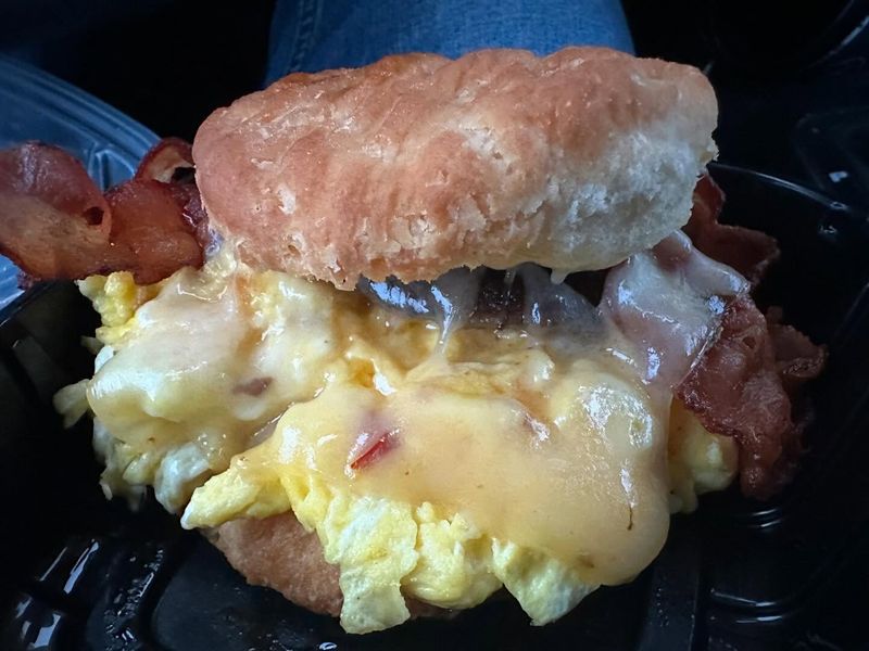 Huddle House – Diner-Style Comfort