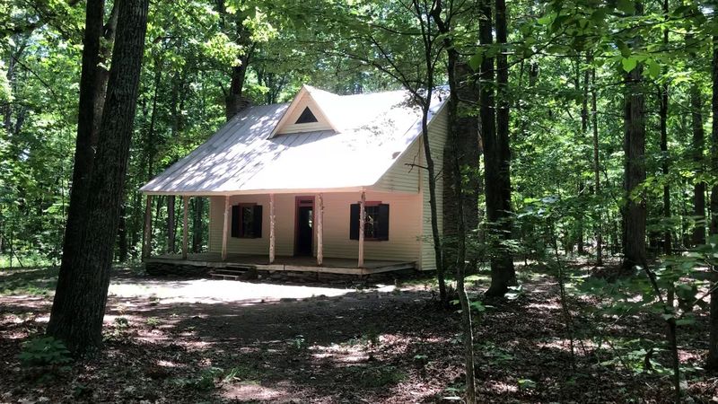 Pine Knot Cabin, Virginia