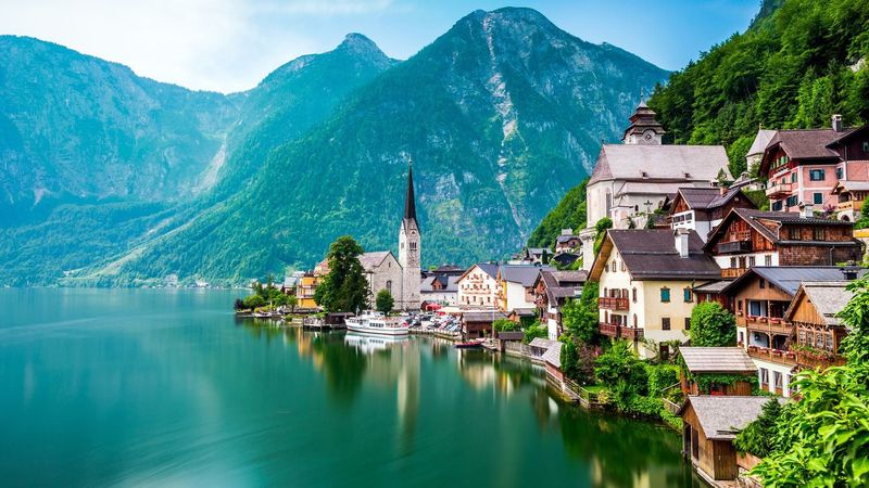 Hallstatt, Austria: Alpine Fairytale