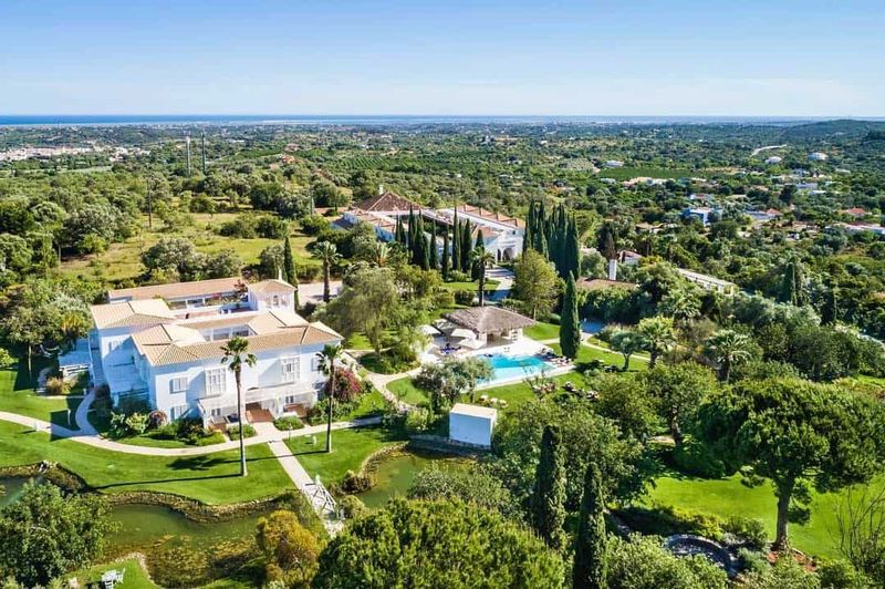 Vila Monte (Algarve) – Boho-Chic Olive Grove Retreat