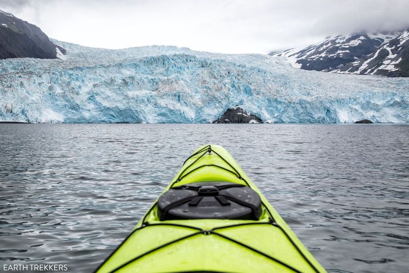 Kayaking in Aialik Bay: Paddle Through Paradise