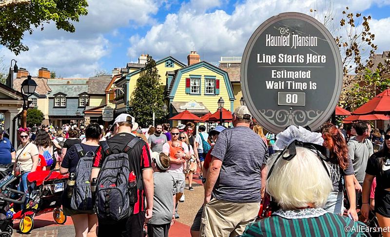 Crowded: Haunted Mansion