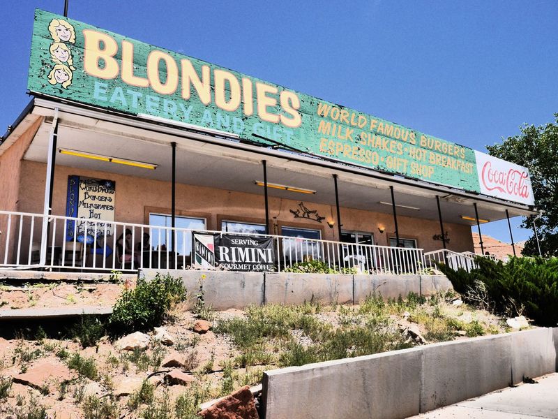 Blondie’s Eatery & Gift
