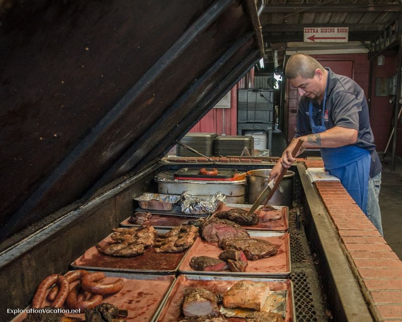 Cooper’s Old Time Pit Bar-B-Que