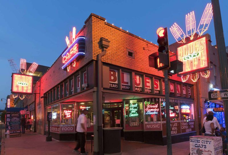 Tennessee – Blues Burgers, Beale Street, Nashville