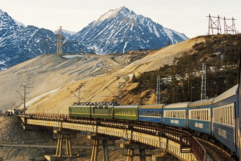 Master the Art of Epic Train Routes