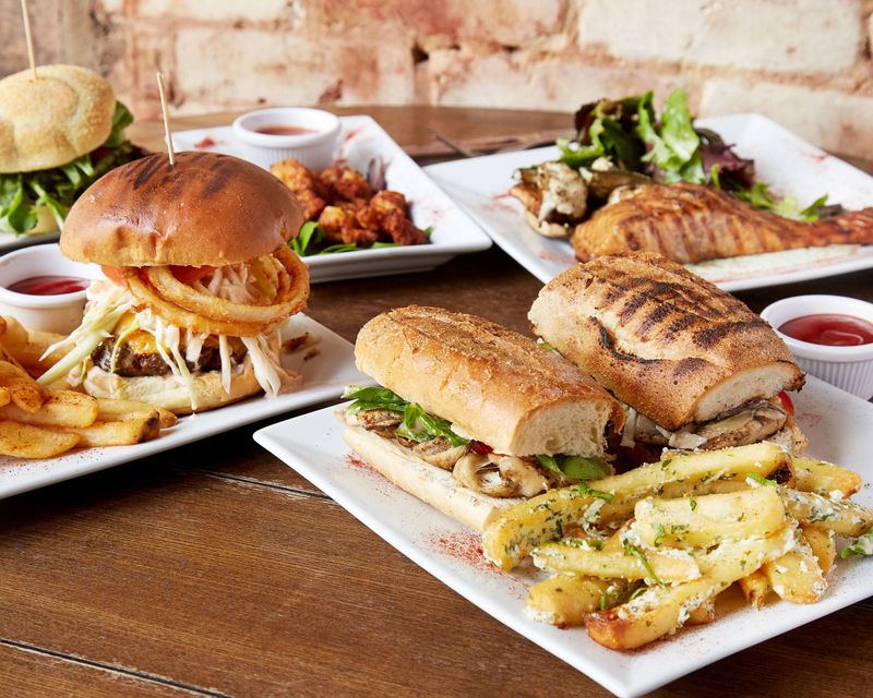 Hang Ten Grill – Carolina Beach