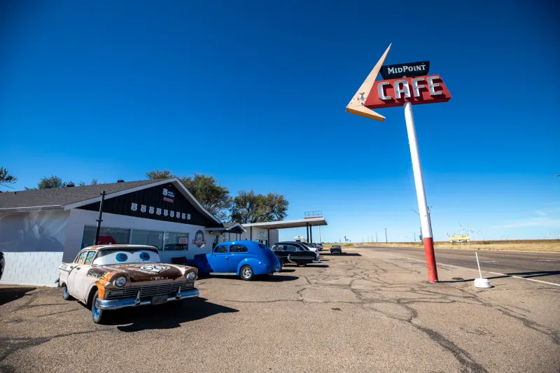The Midpoint Café